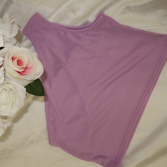 Boohoo One-Shoulder Crop Top - Picture 5 of 5